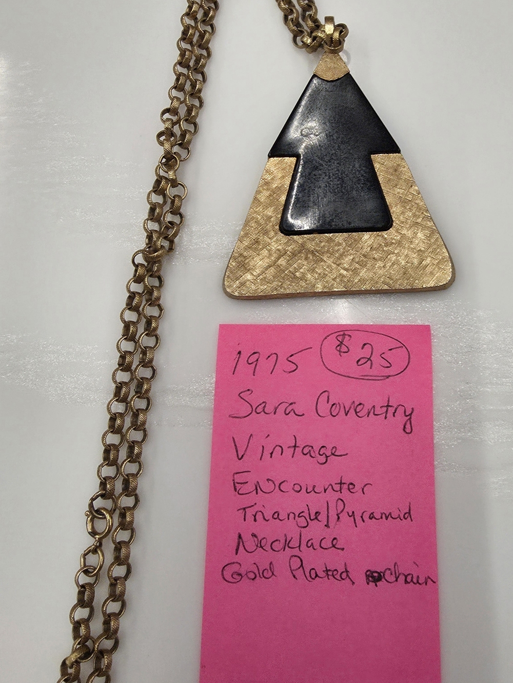 Vintage 1975 Sarah Coventry Encounter Pendant Necklace